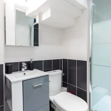 Appartement Très Beau Terrasse Les Pins