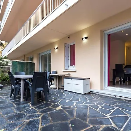 Très Beau Terrasse Les Pins