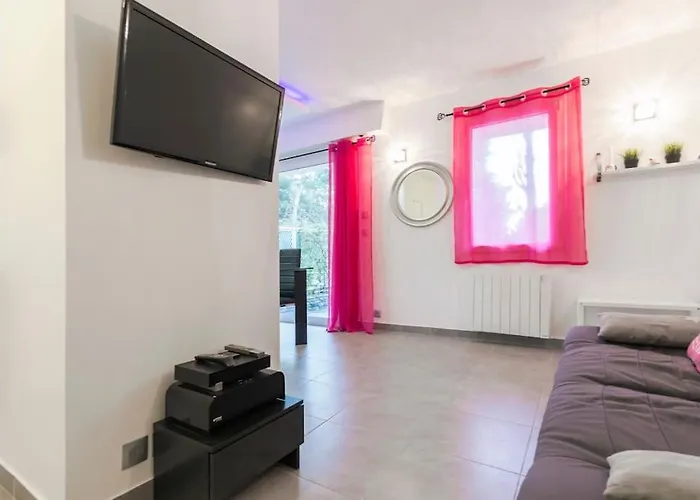 Tres Beau Terrasse Les Pins