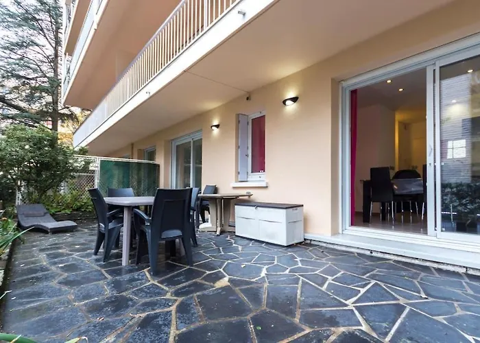 Tres Beau Terrasse Les Pins